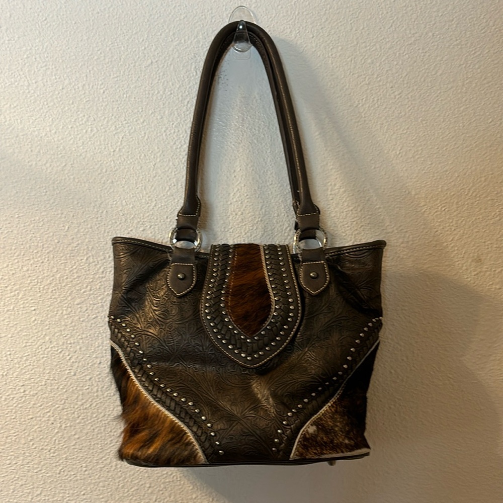 Trinity Ranch cowhide and leather shoulder bag